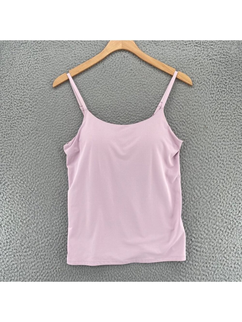 UNIQLO AIRism Top Womens Medium Pink Camisole Built In Bra Adjustable Quick Dry